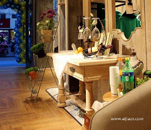 鄭州20平米的服裝店裝修,小服裝店裝修設(shè)計(jì)要點(diǎn)